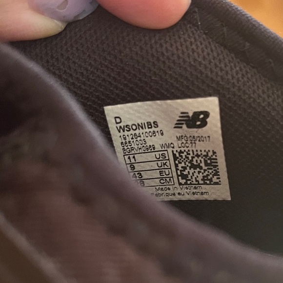 New Balance Black Athletic Shoes with Dial Closure - Picture 6 of 6